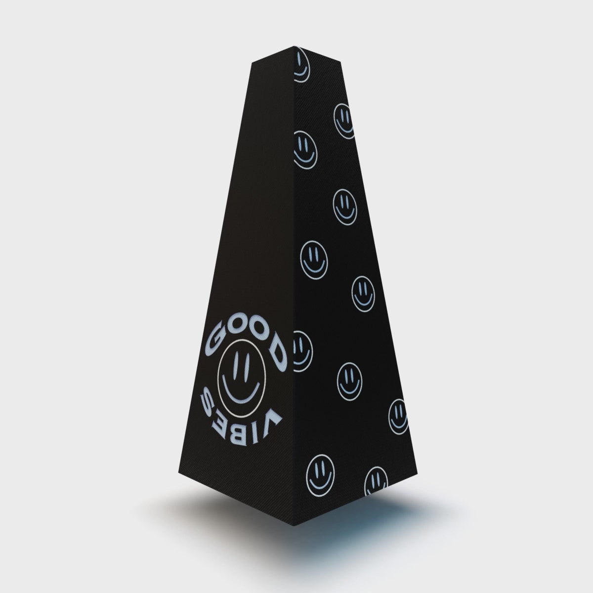 XOUNTS 360-Grad Stereo Soundsystem mit Style Cover Good Vibes aus der Abstract Kollektion – stylischer Design Lautsprecher mit Smiley-Muster und positiver Botschaft für ein modernes, fröhliches Wohnambiente