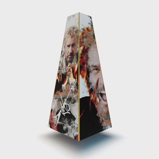 XOUNTS Soundsystem mit Sammy Hagar „Signed“ Style Cover – expressives Design mit zwei Porträts von Sammy Hagar, Flammenoptik und großer Signatur.