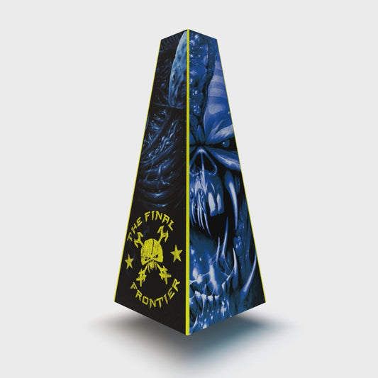 XOUNTS Soundsystem mit Iron Maiden „The Final Frontier“ Style Cover – galaktisches Artwork mit außerirdischem Eddie-Motiv, inspiriert vom Album „Starblind“.