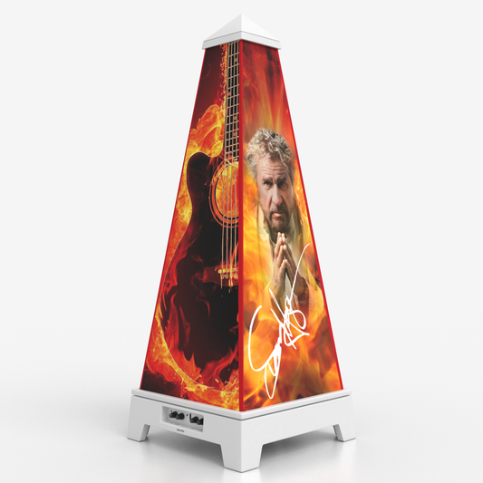 XOUNTS Style Cover – Sammy Hagar Burning Guitar Style auf weißer Base, feuriges Gitarren-Motiv