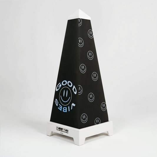 XOUNTS Soundsystem Dark Vibes Style Cover – Schwarz mit hellen Akzenten