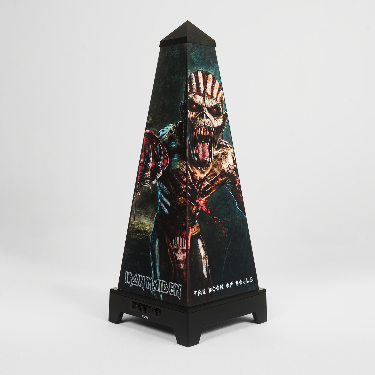 XOUNTS Soundsystem in Schwarz mit dem exklusiven Iron Maiden Soul Reaper Style Cover.
