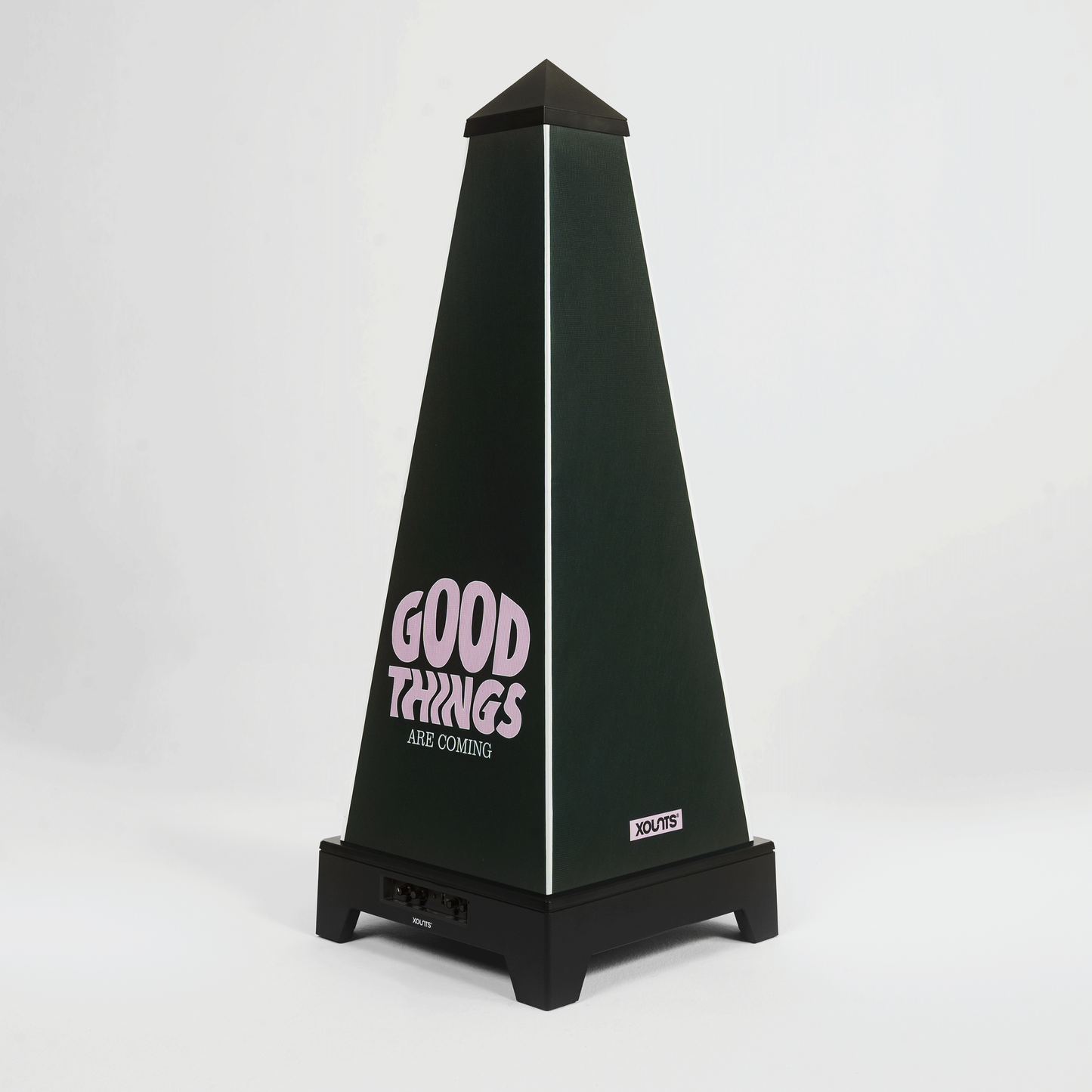 XOUNTS Soundsystem Black – Abstract Collection – College Green Style Cover