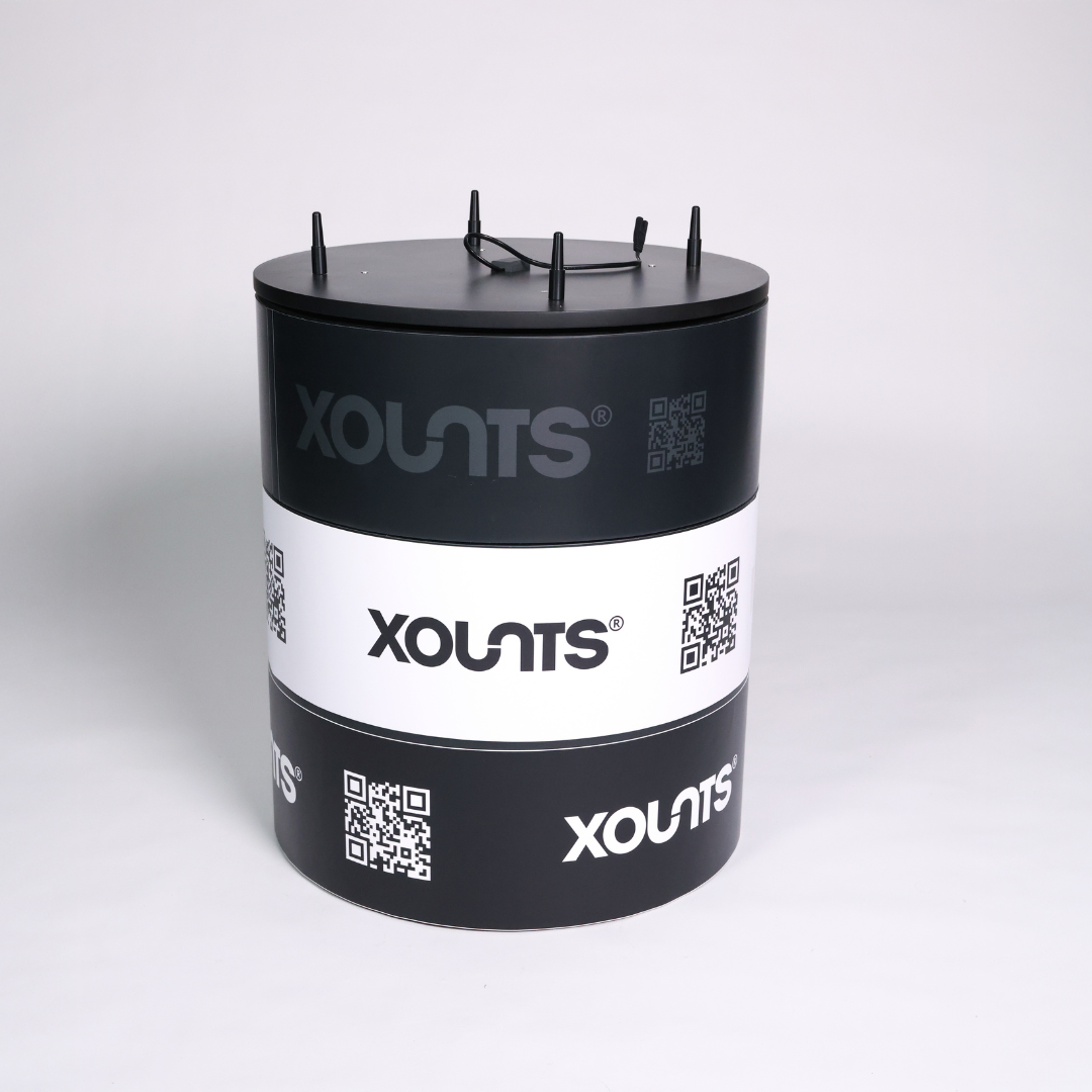 XOUNTS Soundsystem Turntable ohne XOUNTS mit 3er Podesten in zwei unterschiedlichen Farben.