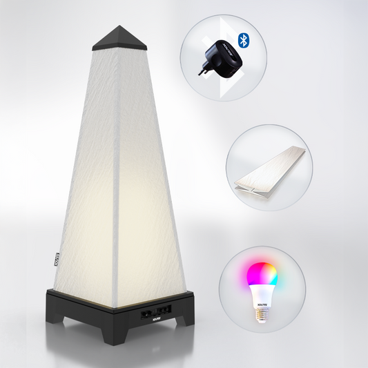 XOUNTS Starterkit mit schwarzer Basis, inklusive der Zubehörteile: Pure Glow Style Cover für einen eleganten, modernen Look, WIFI LED-Glühbirne für stimmungsvolle Beleuchtung und Bluetooth-Modul für kabelloses Musikstreaming. Dieses All-in-One-Sound- und Lichtsystem ist perfekt, um jeden Raum mit hochwertigem Klang und individuell anpassbarer Beleuchtung aufzuwerten