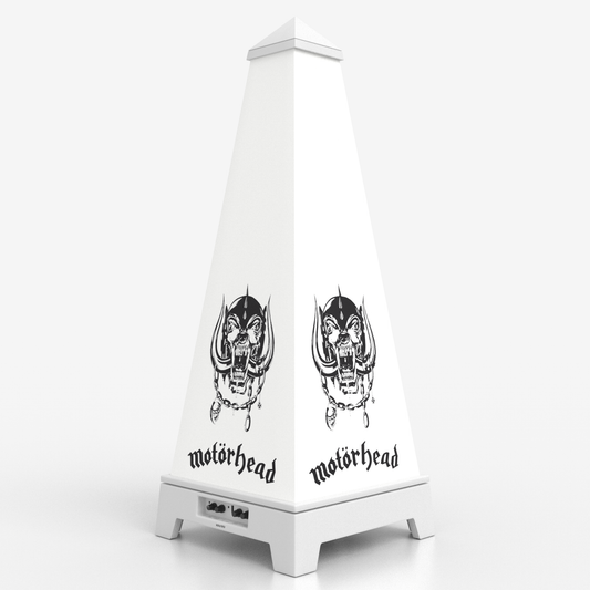 XOUNTS Style Cover Motörhead Warpig Style auf weißer Base – klassisches Warpig-Motiv in Schwarz auf weißem Stoff, passend für XOUNTS Soundsystem