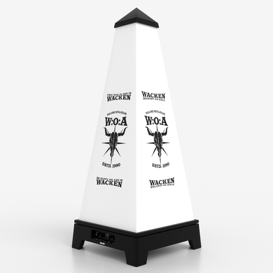 XOUNTS Soundsystem Wacken Edition – Wacken Tower White Style Cover mit Schwarzem XOUNTS, 360° Sound und LED-Licht