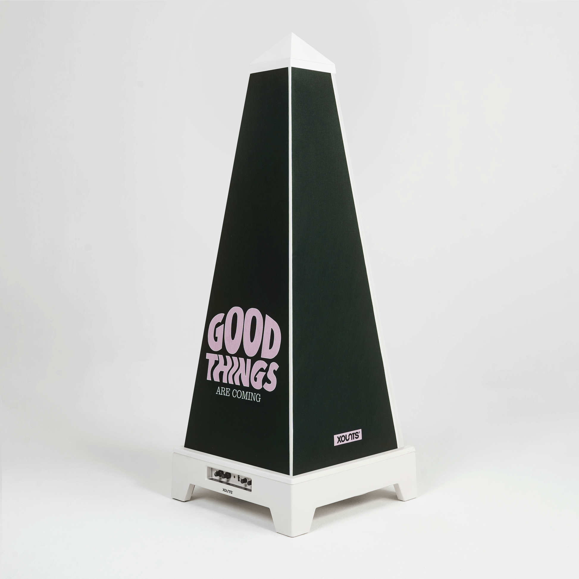 XOUNTS Soundsystem White – Abstract Collection – College Green Style Cover