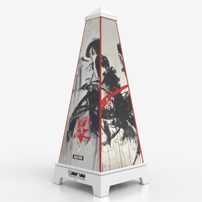 XOUNTS Soundsystem in weiß in der  Rob Prior Edition – Freedom’s Glow Style Cover auf schwarzer Base mit farbintensivem Freiheits-Artwork